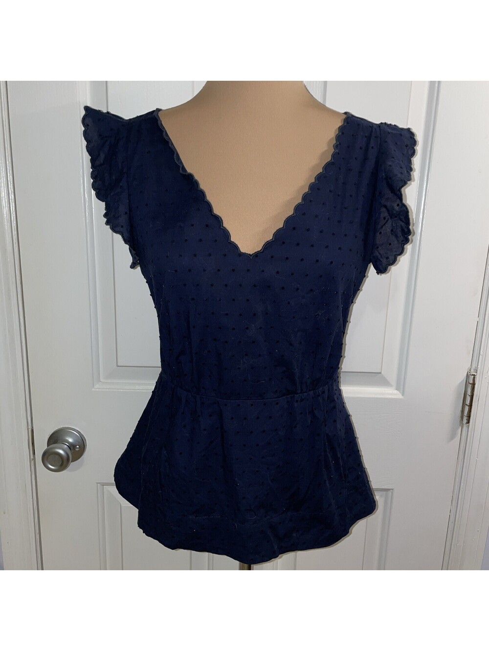 J. CREW Navy Blue Swiss Dot Blouse Top Flutter Cap Sleeve Peplum Lined SIZE 4
